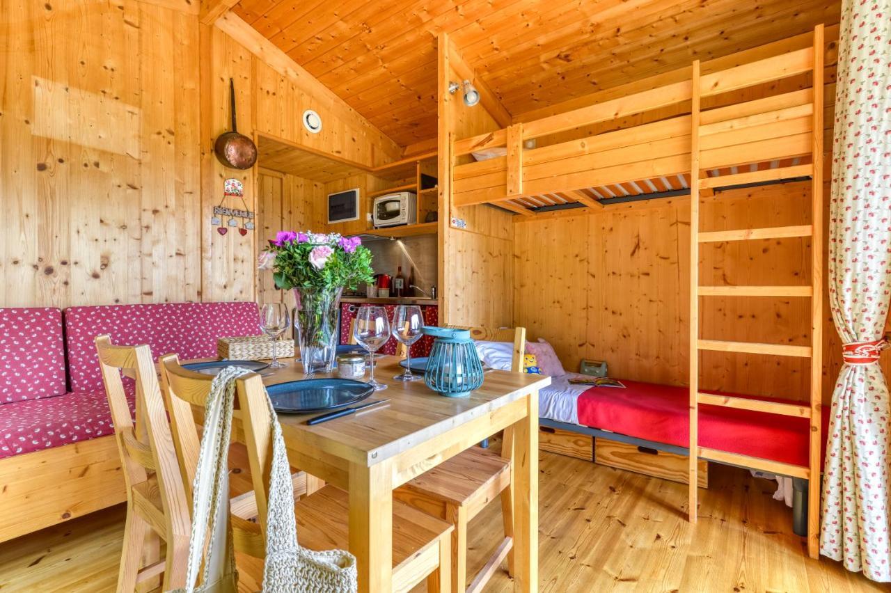Camping La Serre Aigues-Vives  Exteriör bild