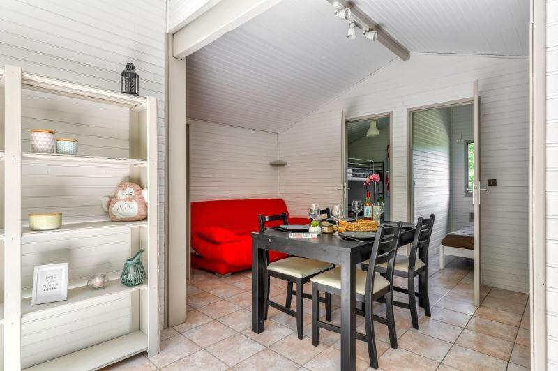 Camping La Serre Aigues-Vives  Exteriör bild