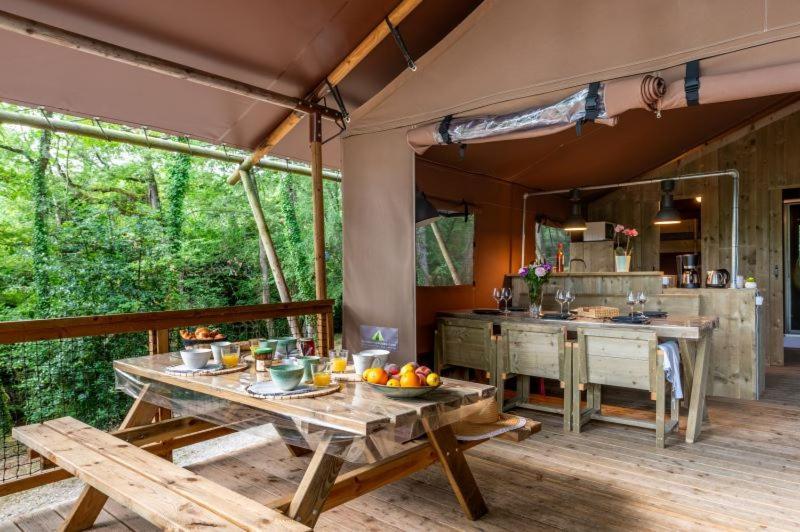 Camping La Serre Aigues-Vives  Exteriör bild