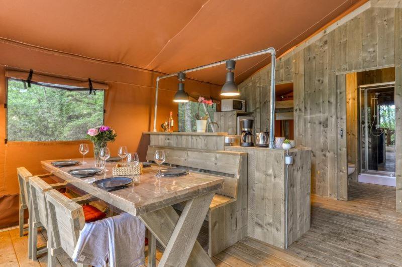 Camping La Serre Aigues-Vives  Exteriör bild