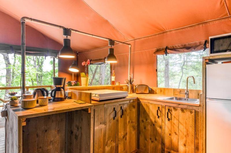 Camping La Serre Aigues-Vives  Exteriör bild