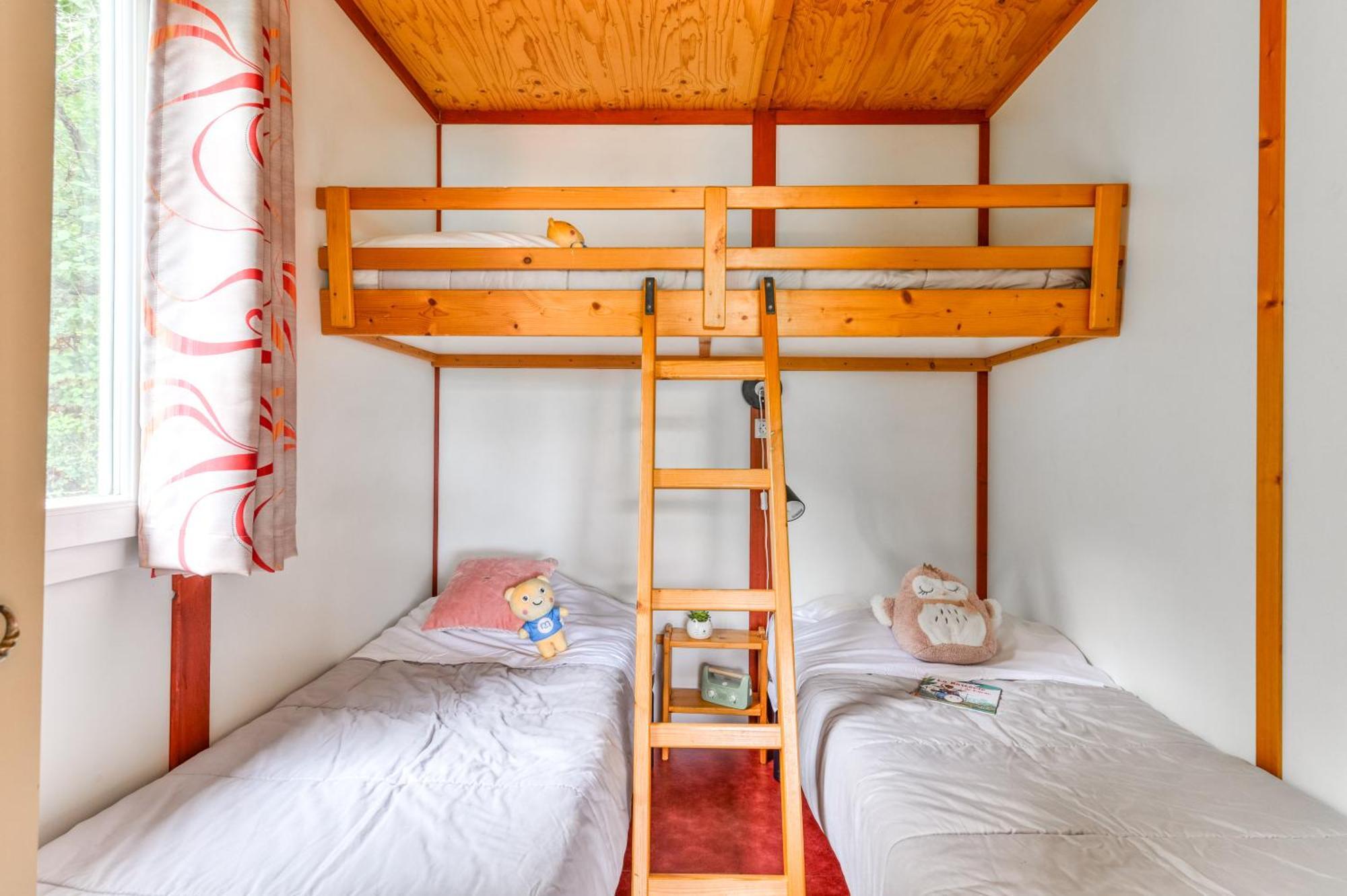 Camping La Serre Aigues-Vives  Exteriör bild